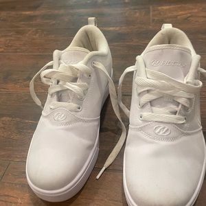 Heelys white canvas shoes